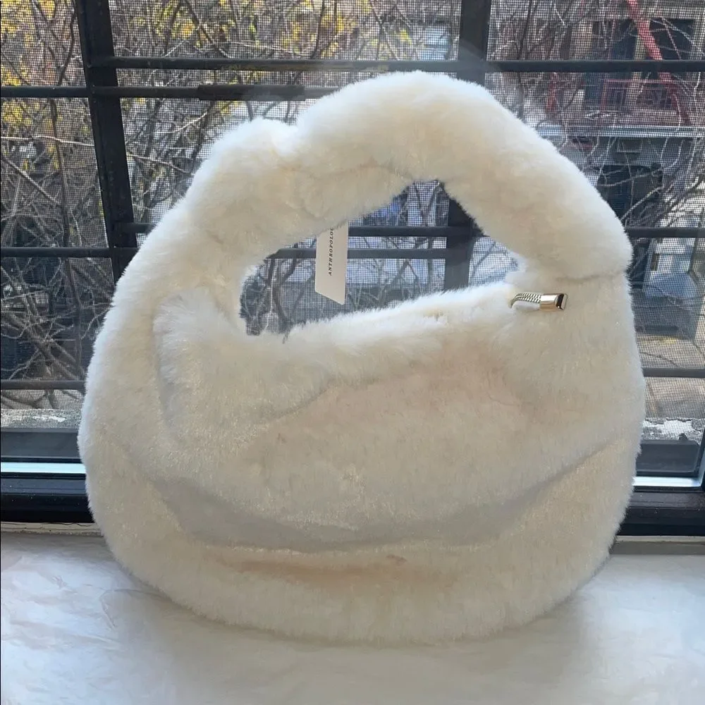 ❤️ANTHROPOLOGIE - Melie Bianco Faux Fur Cozy White Handbag NWT - Picture 5 of 6